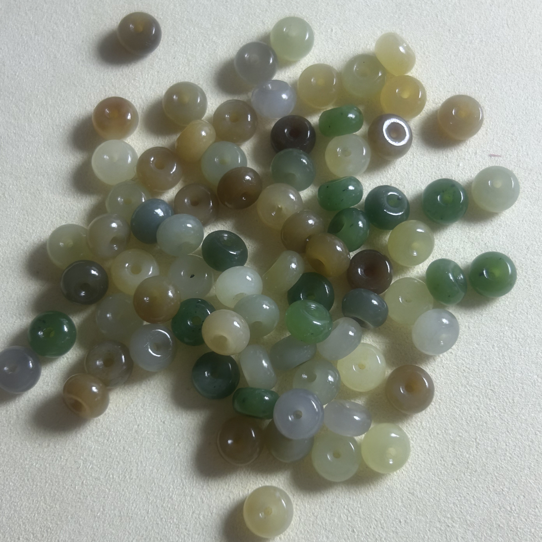 天然和田玉小平安扣配件，8mm，不大，纯天然，9.9一个，多样性发其一