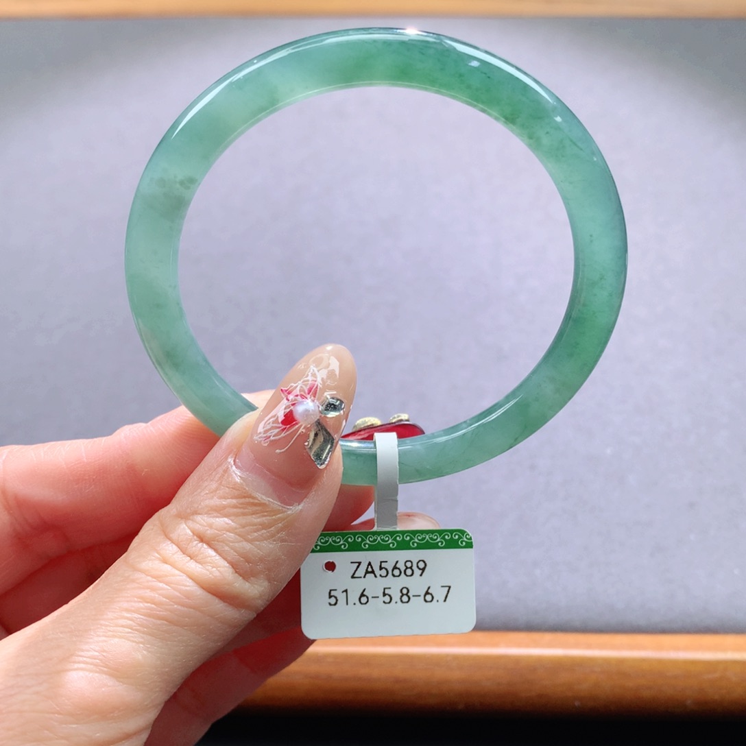 翡翠手镯未镶嵌天然翡翠手镯叮当镯