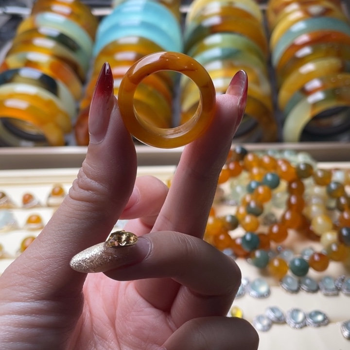 蛇纹石玉戒指圈未镶嵌甜**羊19.6