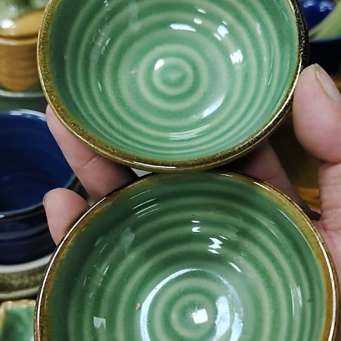 瓷片盘，沙锅，瓷片，瓶，碗，各种沙锅，摆件，