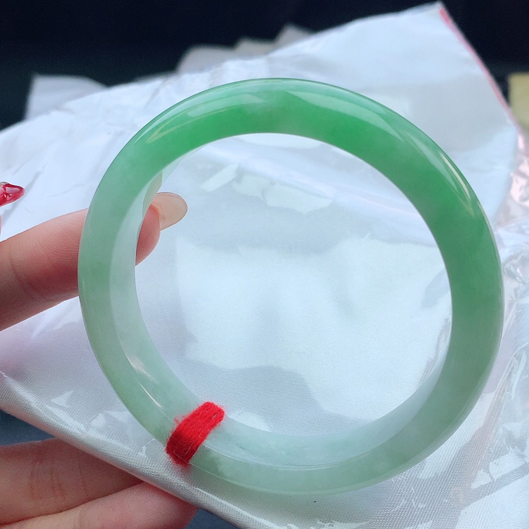 翡翠手镯未镶嵌56圈口882379