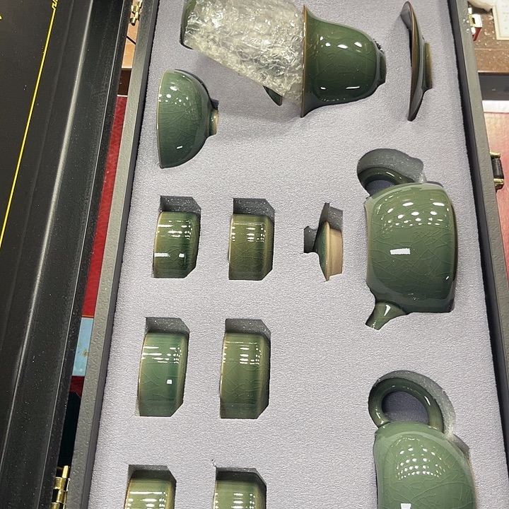 孤品茶具套装等。        