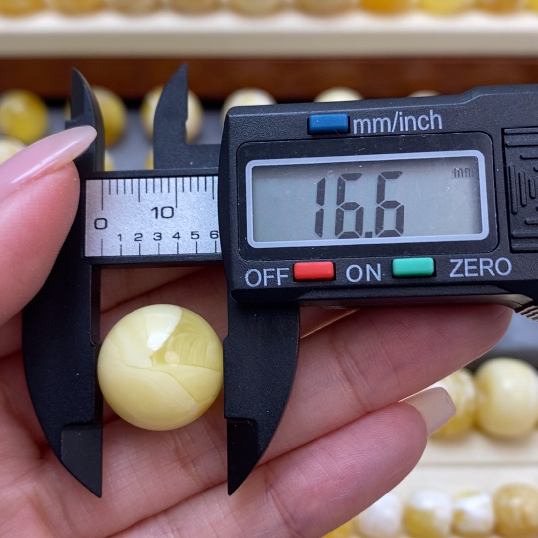 蜜蜡珠宝奇石未镶嵌