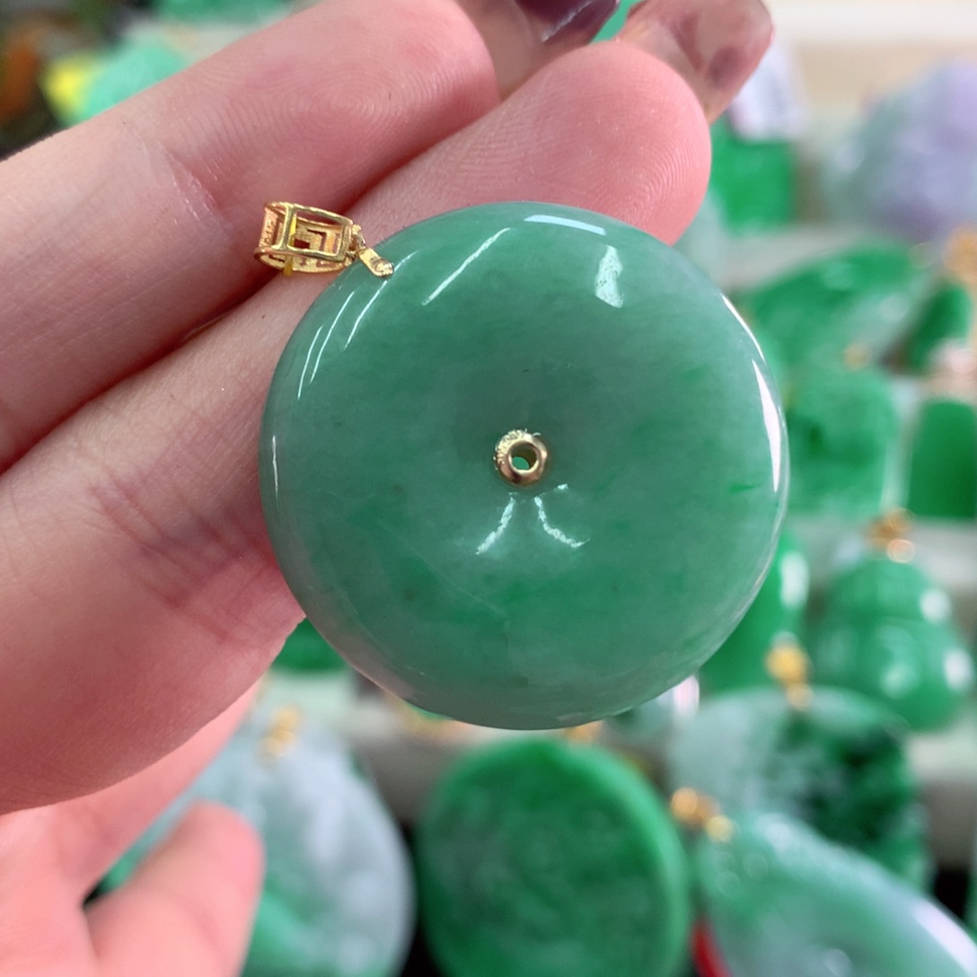 翡翠吊坠(不含链)18K金镶嵌