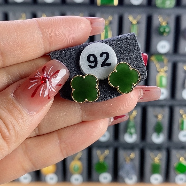 和田玉耳饰18K金镶嵌