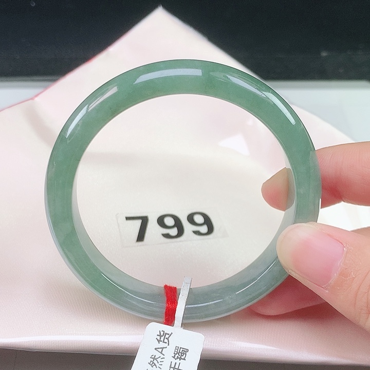 翡翠未镶嵌手镯翡翠