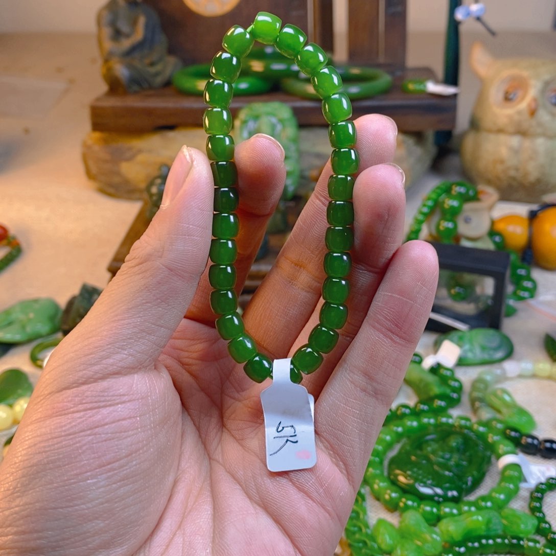 和田玉颈饰未镶嵌爱**糖