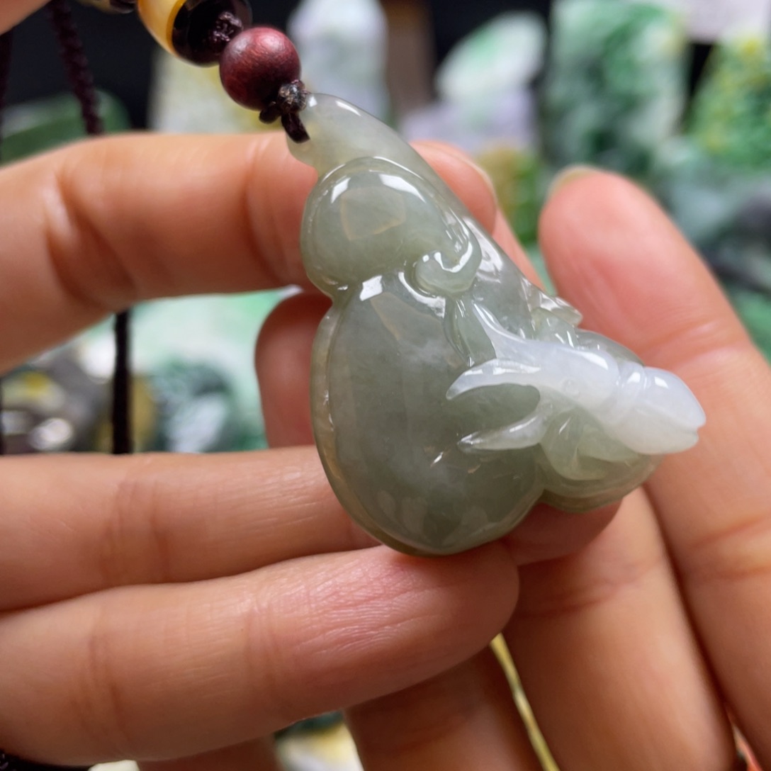 翡翠颈饰未镶嵌牌子