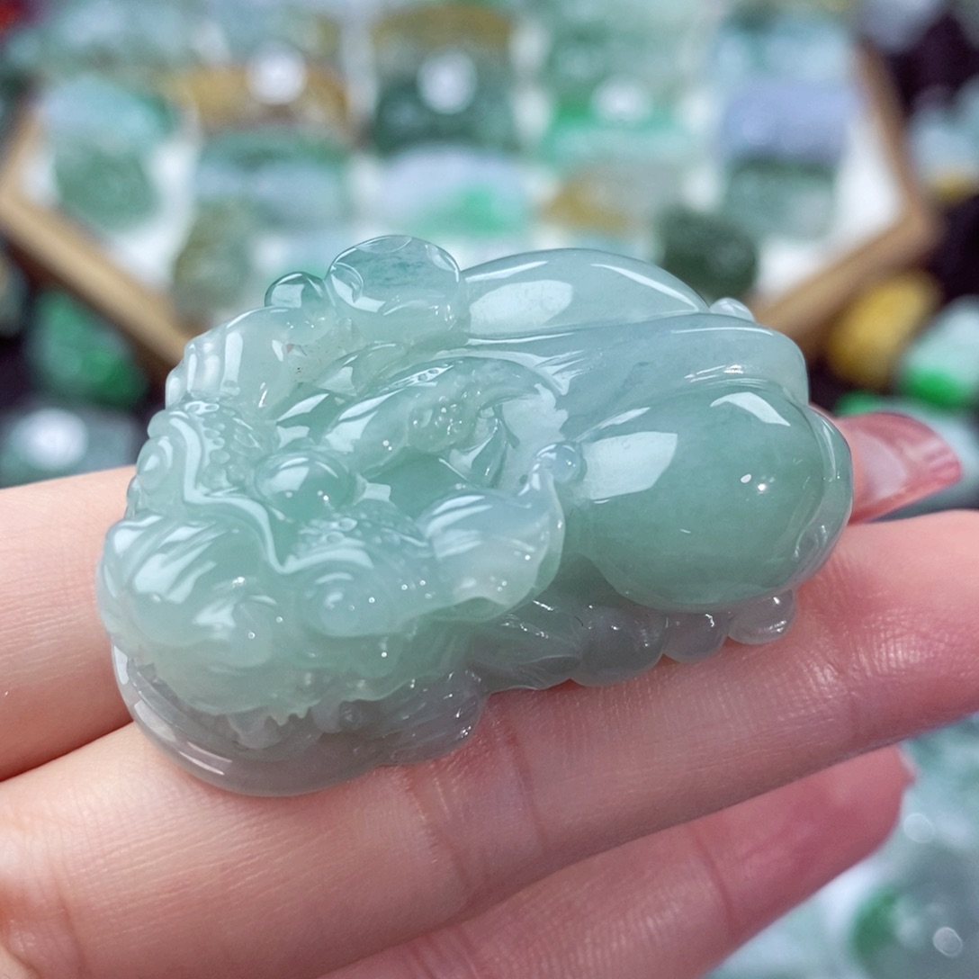 翡翠颈饰未镶嵌天然