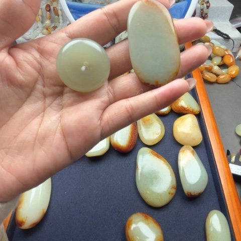 和田玉颈饰未镶嵌荣