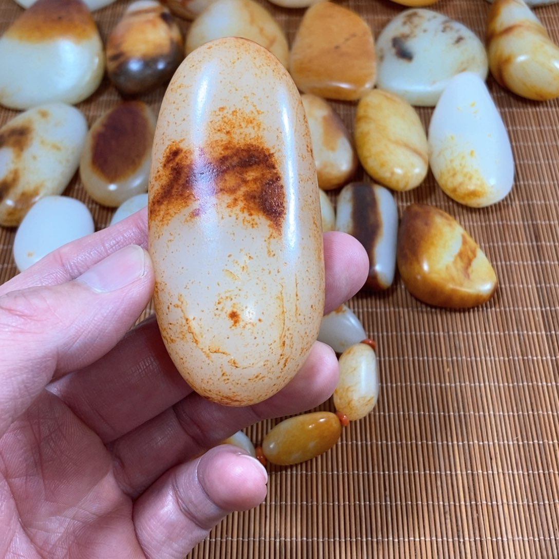 和田玉手把未镶嵌逗*哥