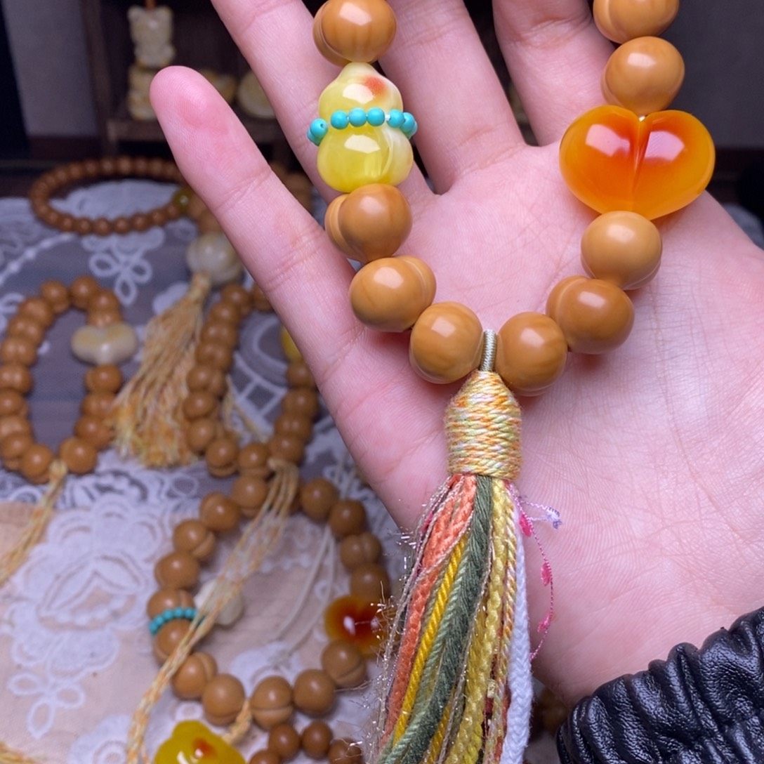 猴头核桃把件屁桃