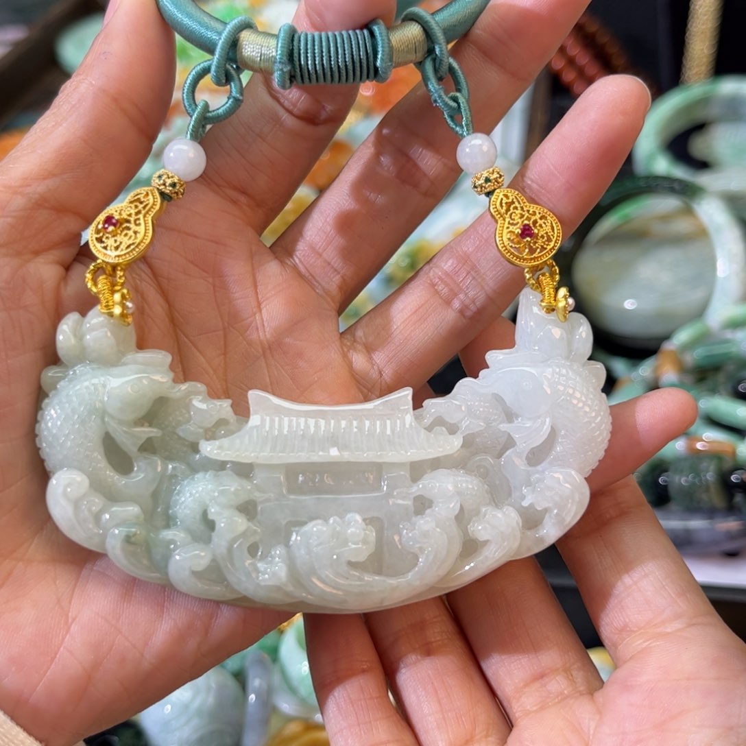 翡翠颈饰未镶嵌待编款