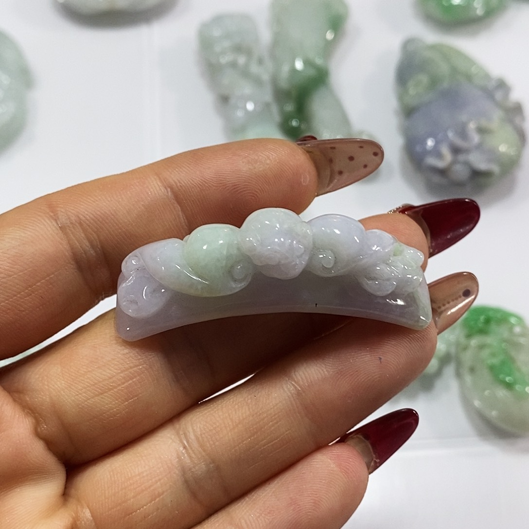 翡翠颈饰未镶嵌翡翠吊坠