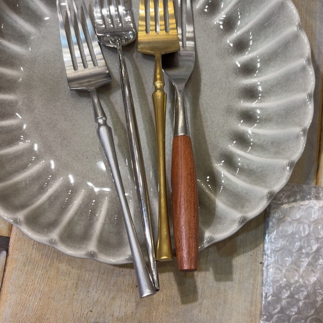 瓷红**?四个四个四个四个