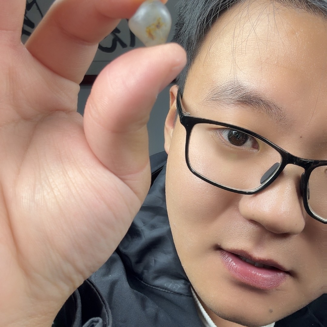 和田玉未镶嵌颈饰原石