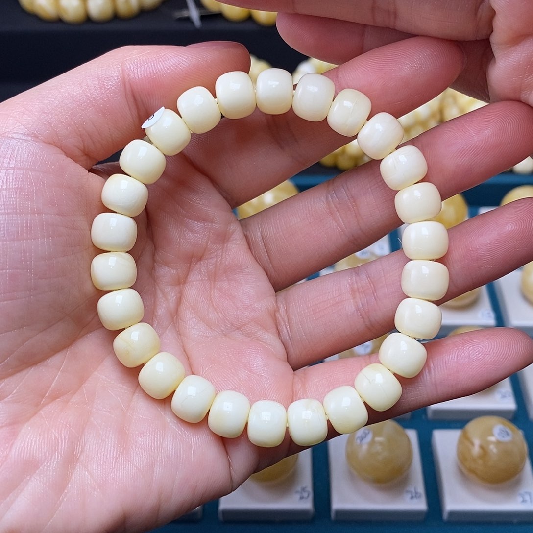 蜜蜡珠宝奇石未镶嵌