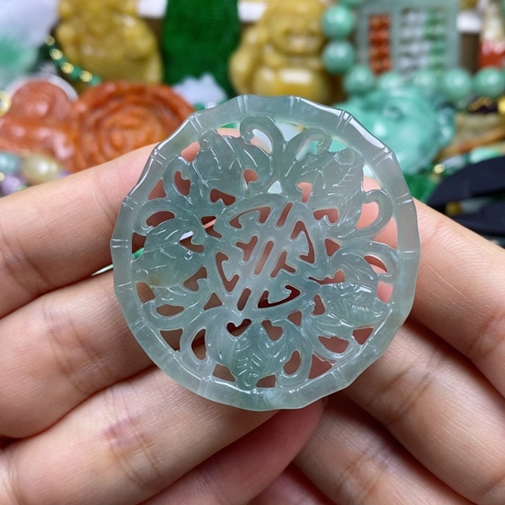 翡翠吊坠(赠链)未镶嵌