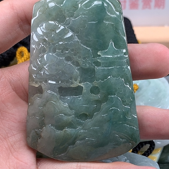 翡翠未镶嵌颈饰天然保真a货