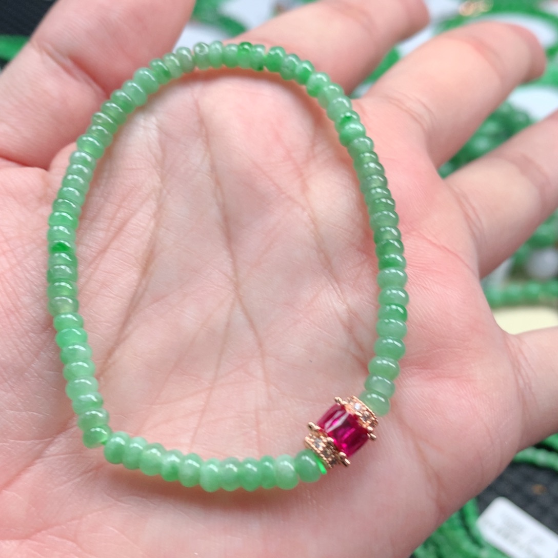 翡翠手链未镶嵌翡翠