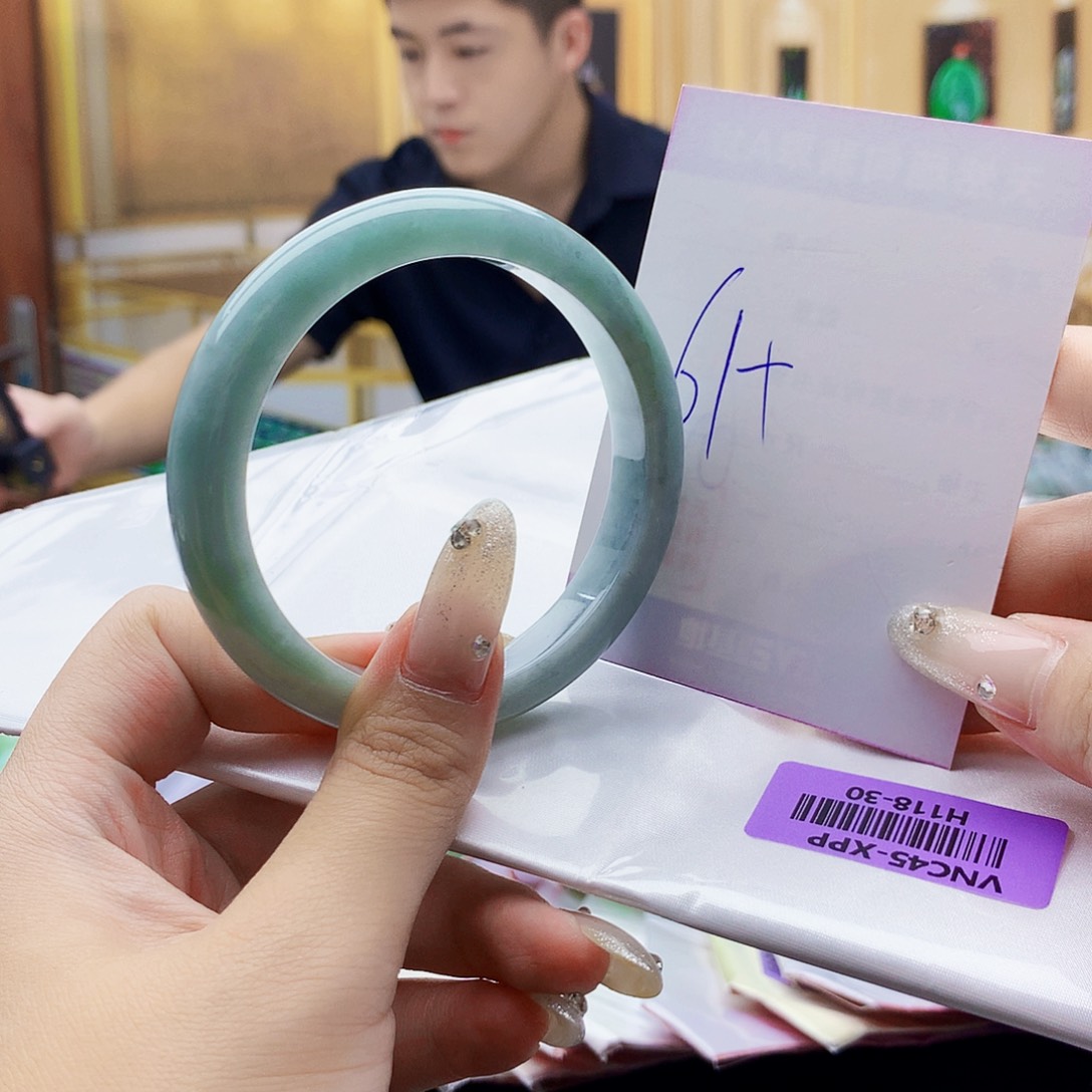 翡翠手镯未镶嵌009998776677