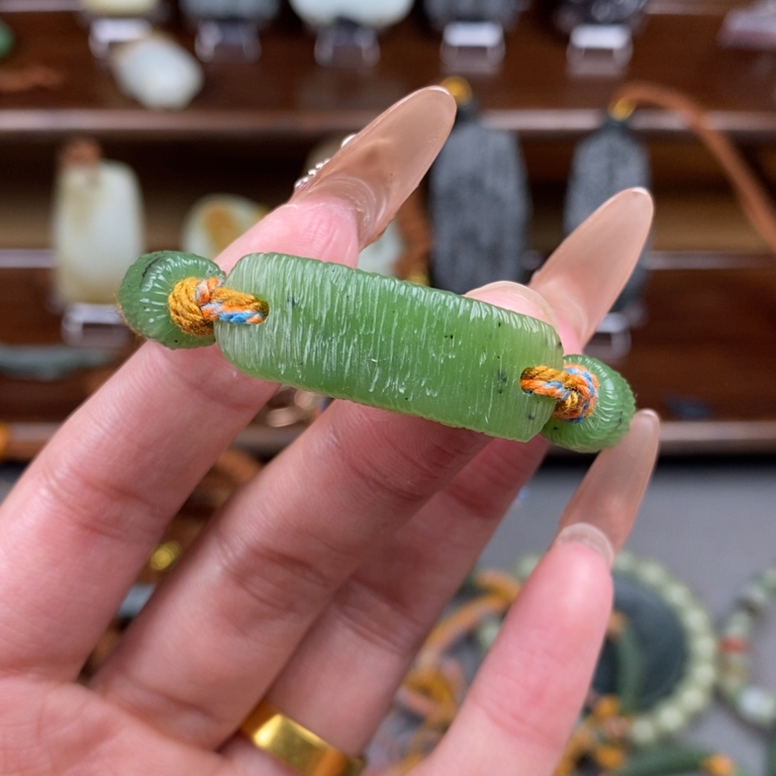 和田玉颈饰未镶嵌唐**强