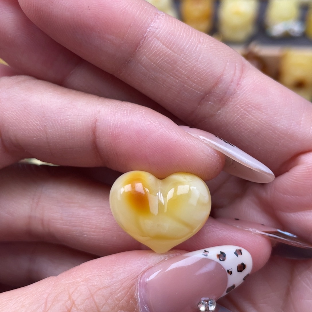 裸石琥珀未镶嵌蜜蜡