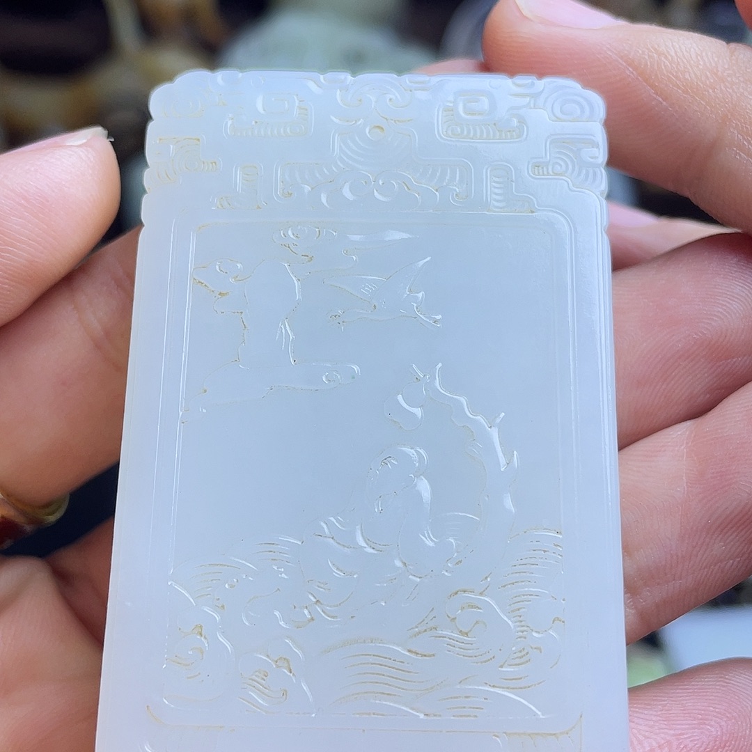 自***岁和田玉未镶嵌颈饰