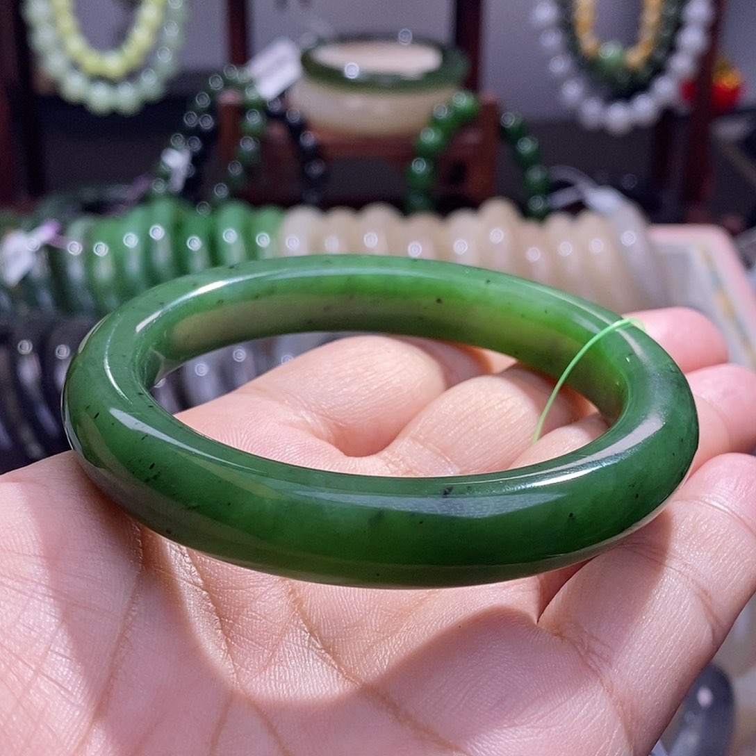 和田玉碧玉俄料菠菜绿老矿料手镯58.5圈口未镶嵌
