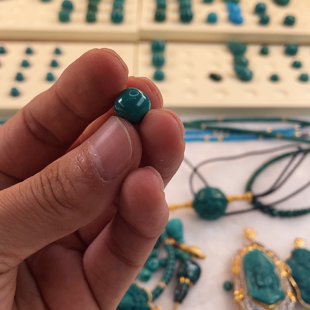 S***r绿松石未镶嵌颈饰