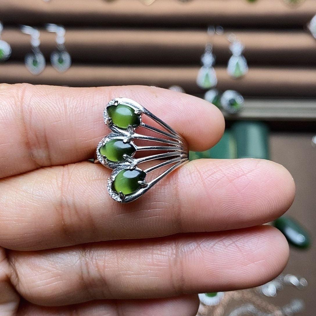 吊坠(不含链)银S925镶嵌和田玉（碧玉）小*七戒指