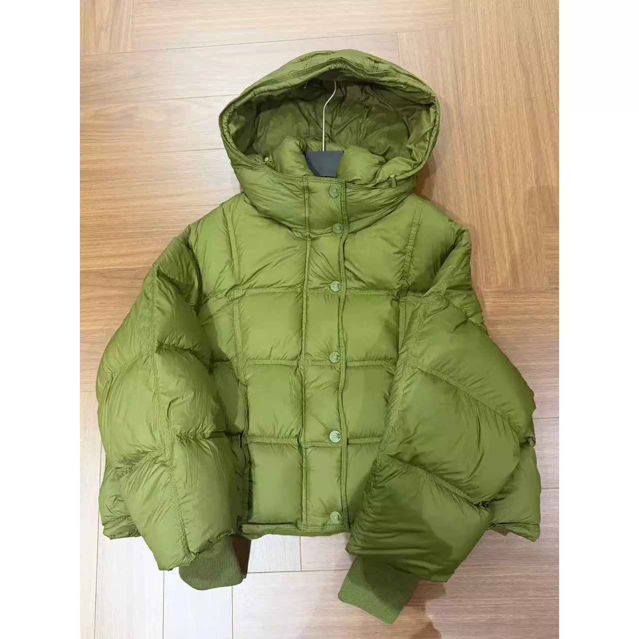 珊珊家短款百搭保暖厚款连帽绿色保暖纯色冬季羽绒服