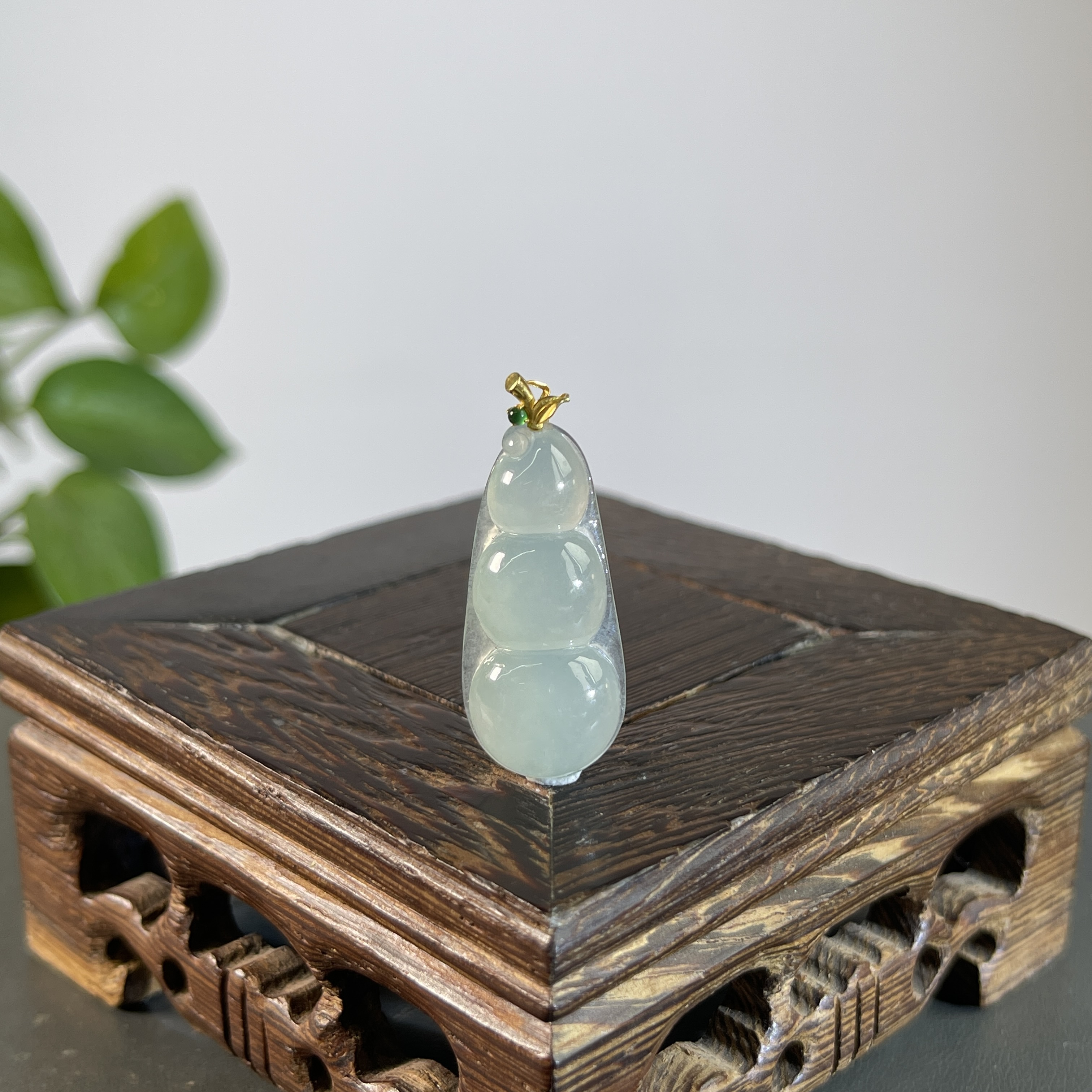 JTA23-69 天然缅甸A货翡翠 18K金扣福豆