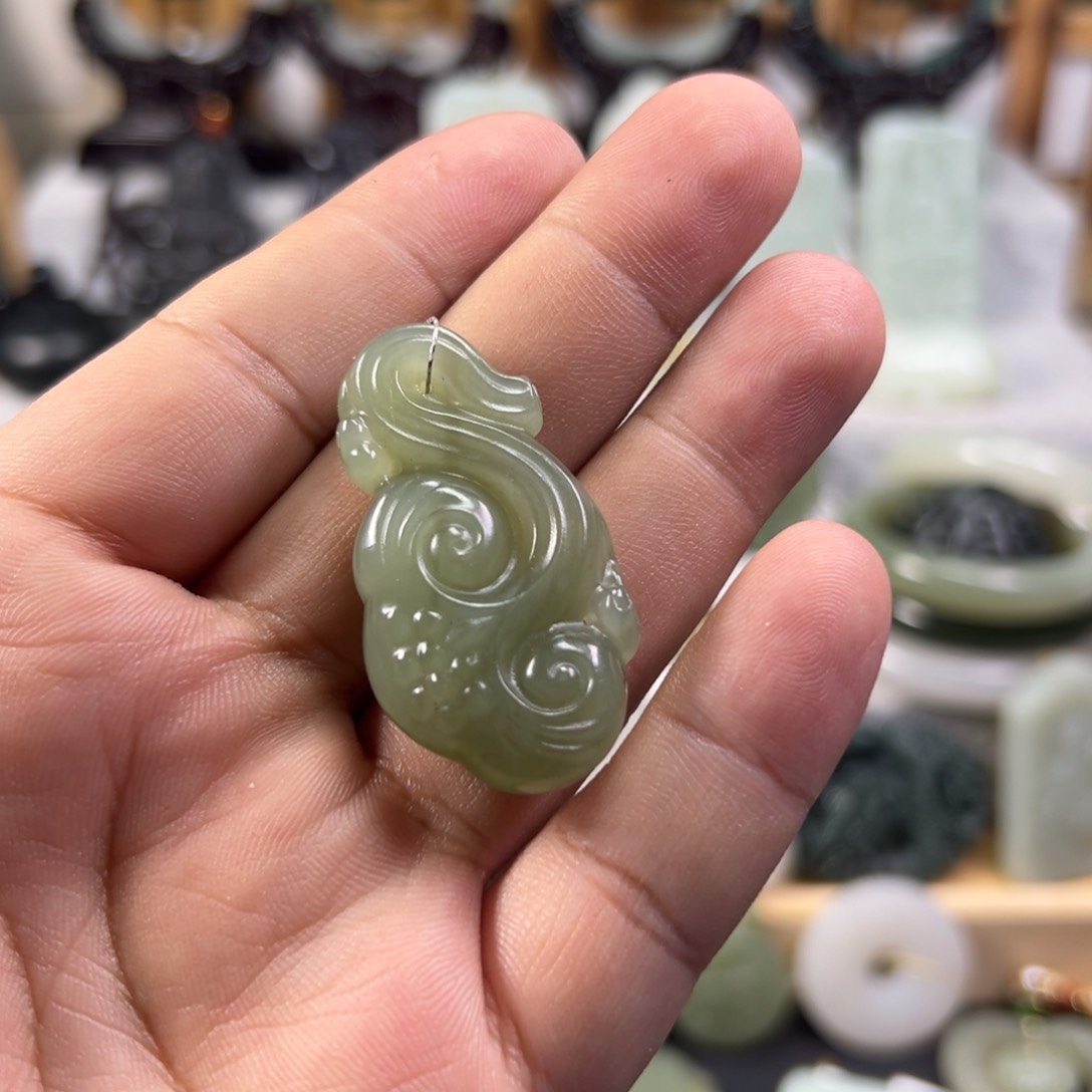 和田玉颈饰未镶嵌