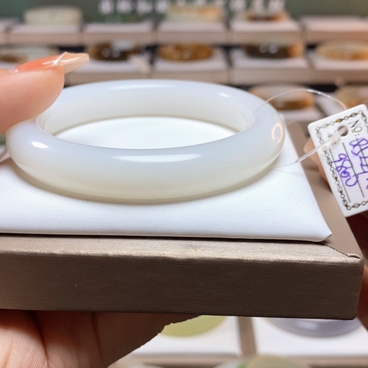 和田玉手镯59未镶嵌