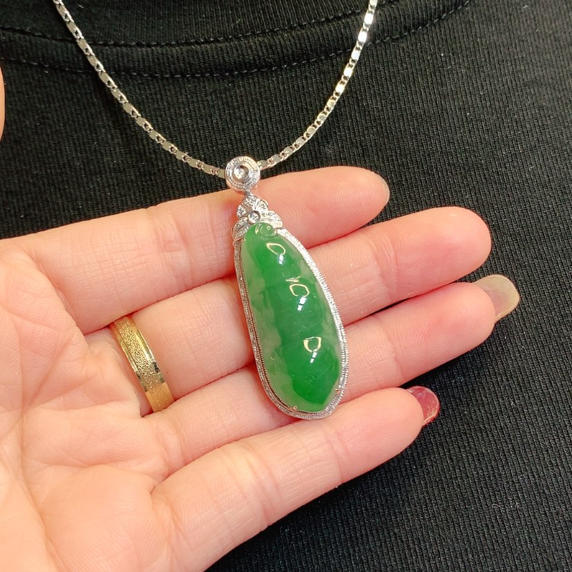 【闪购商品】翡翠吊坠(赠链)18K金镶嵌