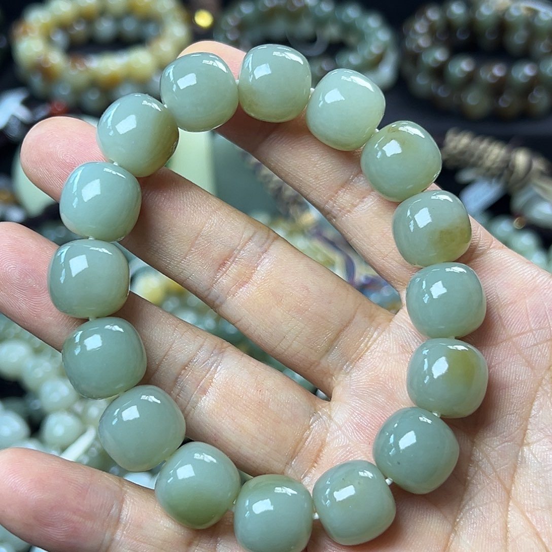 和田玉手链未镶嵌且末青白卡14老型 油润 漂糖