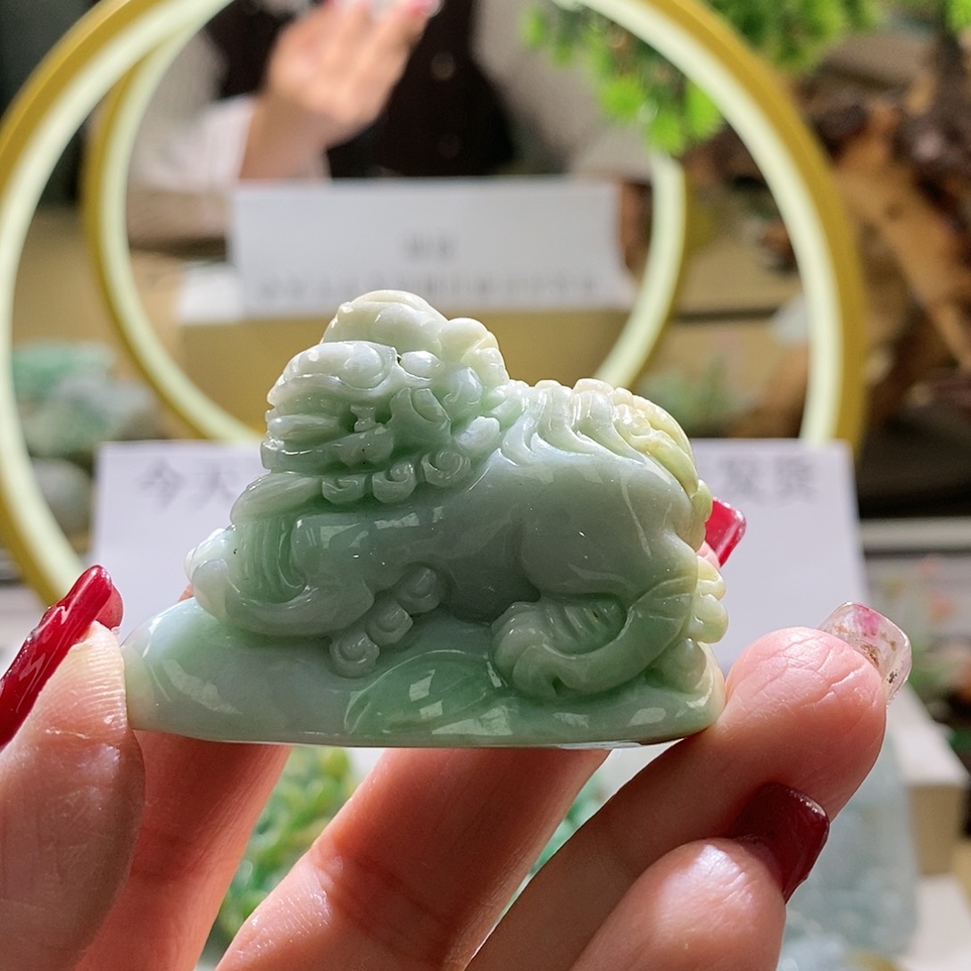 【闪购商品】翡翠颈饰未镶嵌狮子