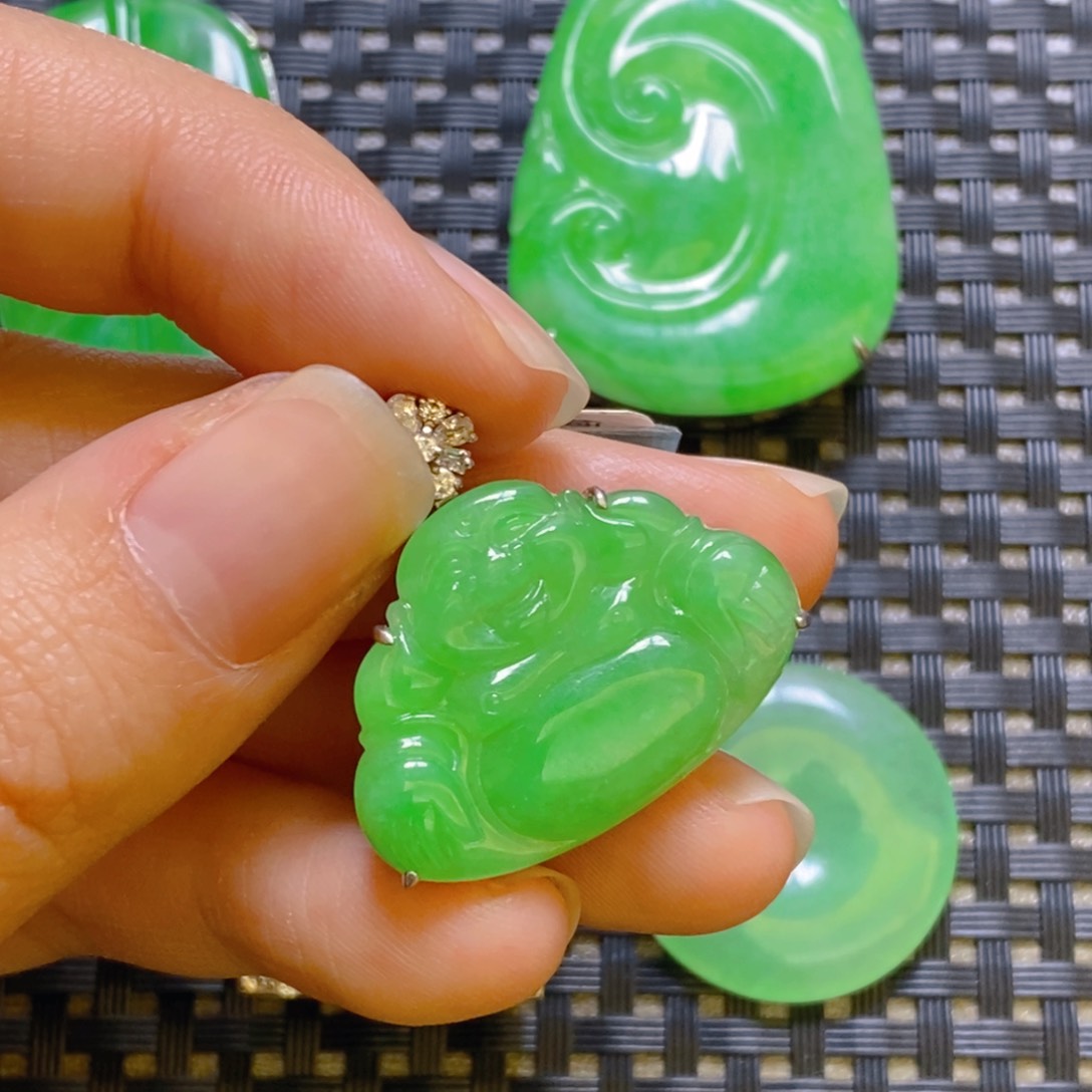 翡翠颈饰银S925镶嵌吊坠