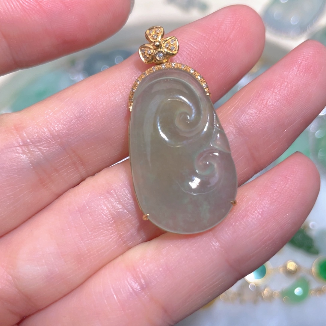 翡翠颈饰18K金镶嵌翡翠