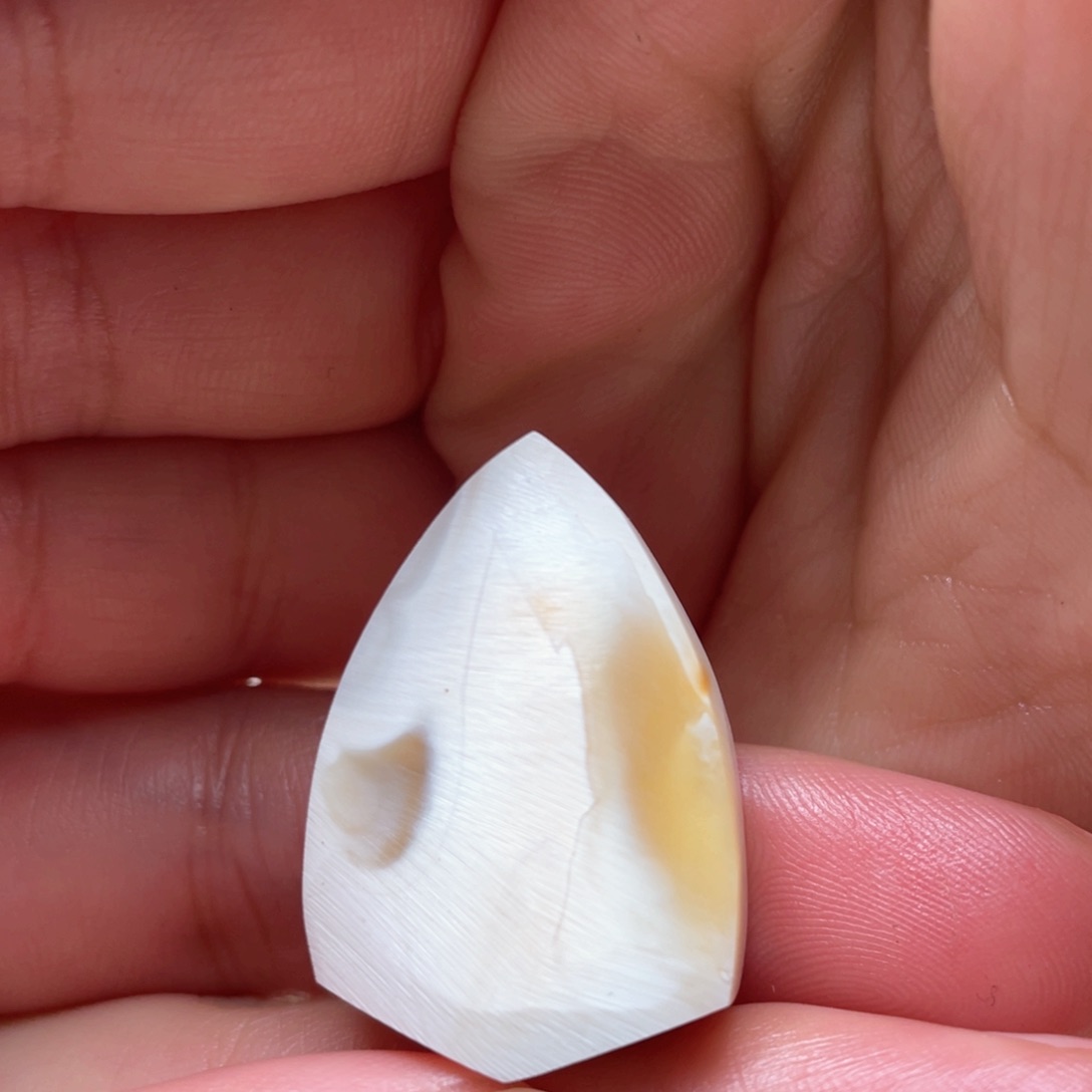 定制琥珀未镶嵌原石