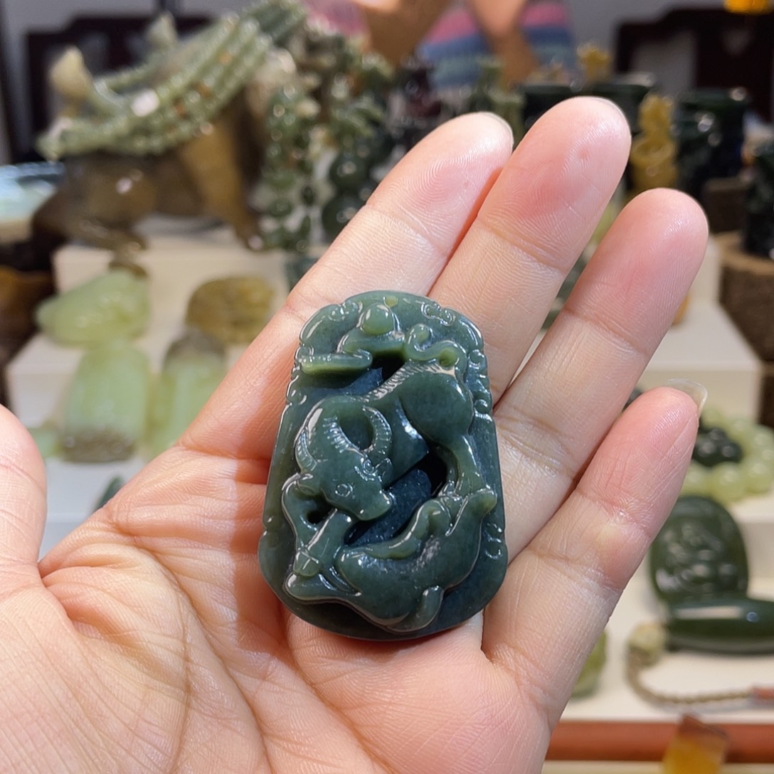 和田玉（青玉）未镶嵌颈饰