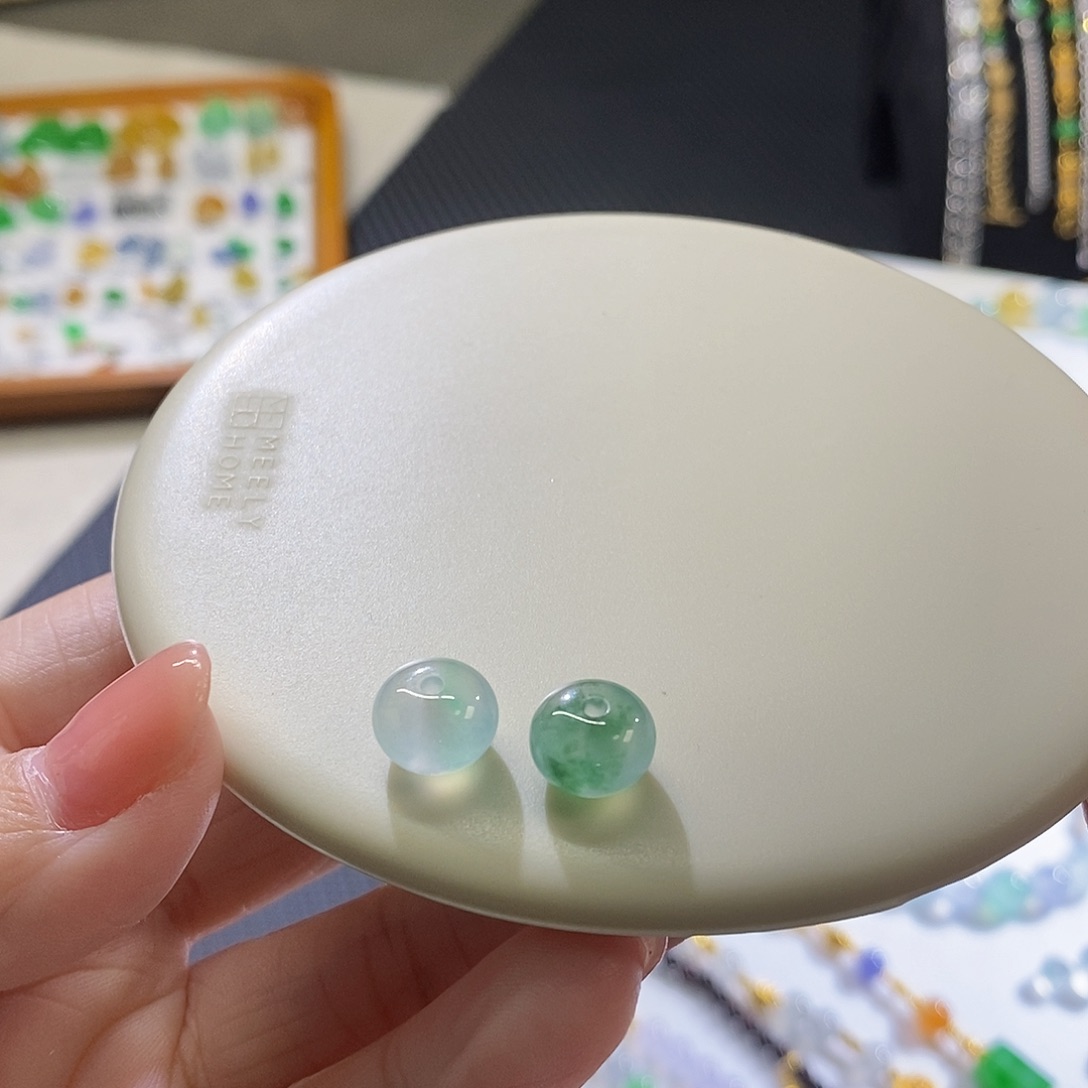 翡翠把件未镶嵌鼓珠