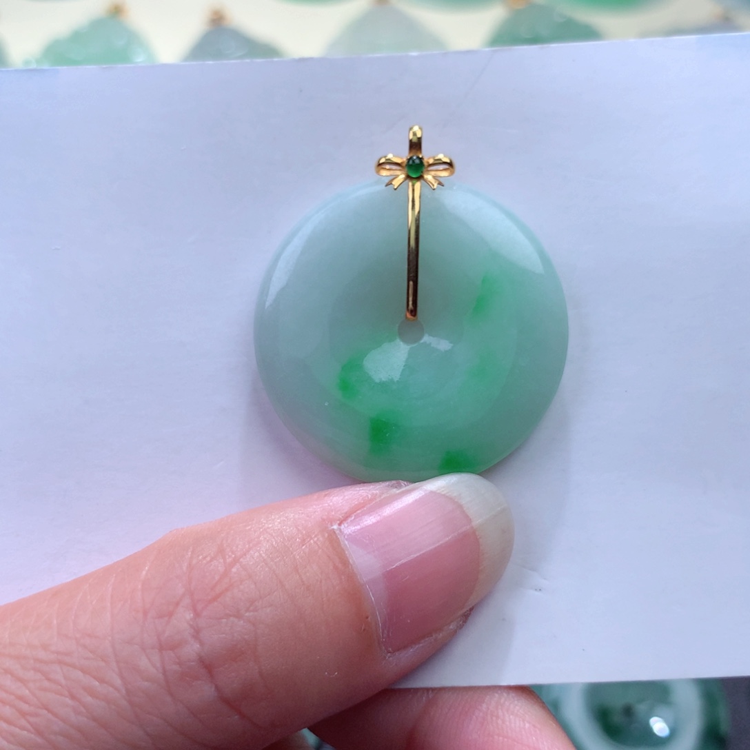 翡翠吊坠(不含链)18K金镶嵌