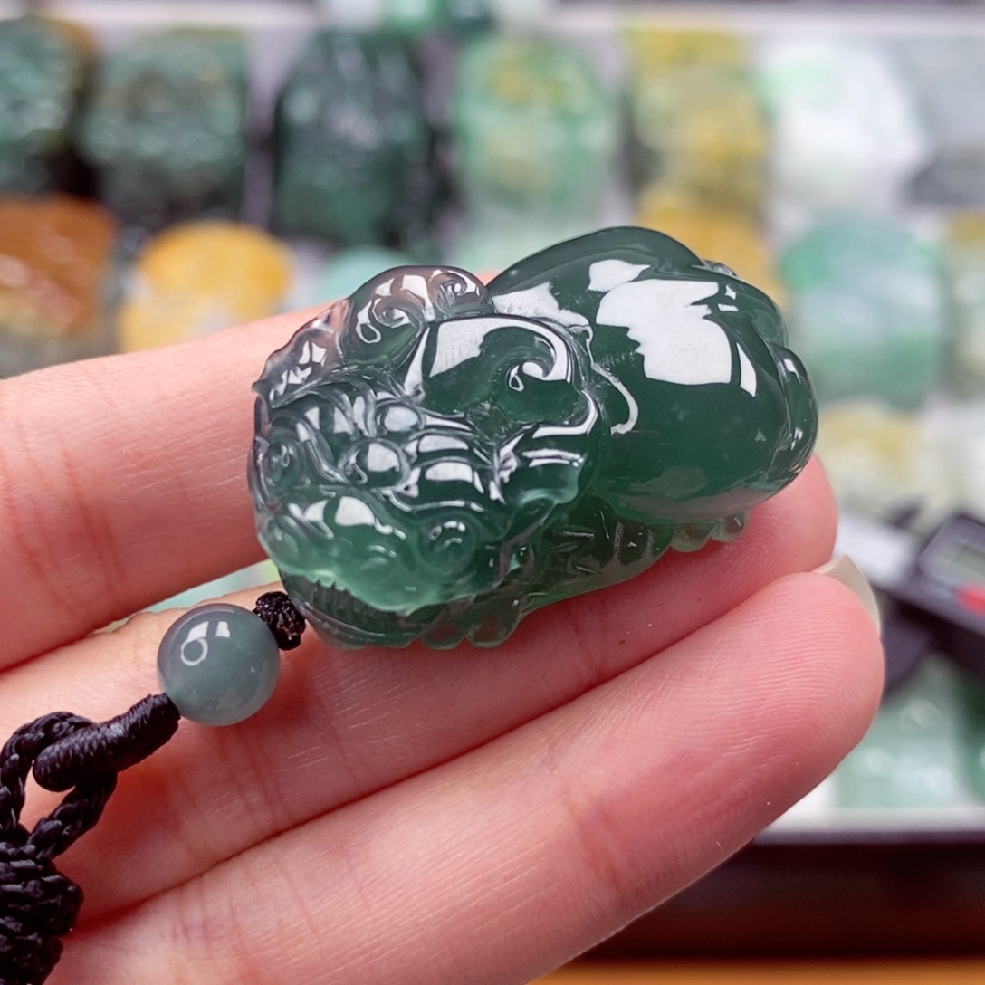 翡翠颈饰未镶嵌翡翠