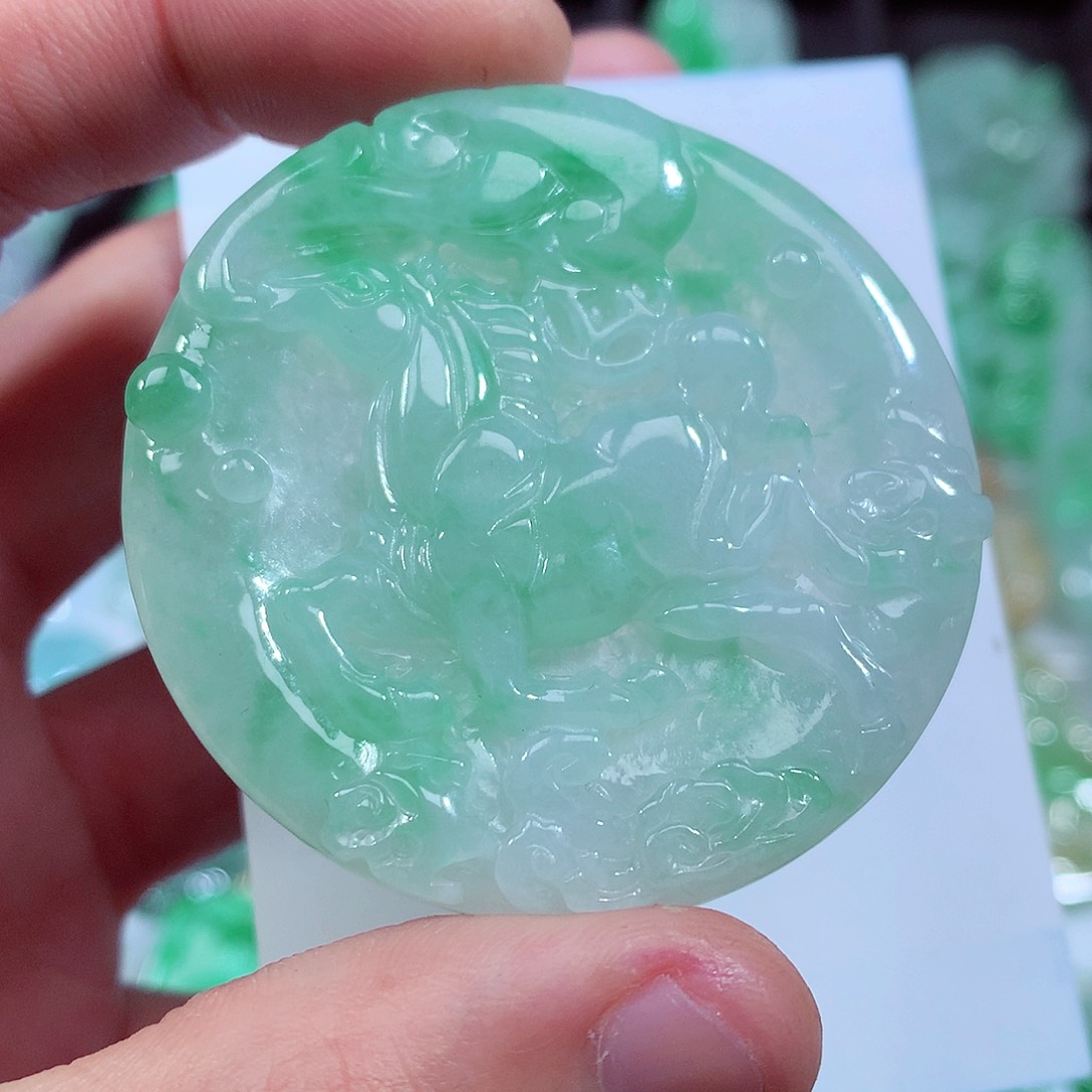 翡翠颈饰未镶嵌缅甸翡翠