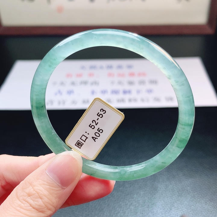 翡翠未镶嵌手镯翡翠手镯114