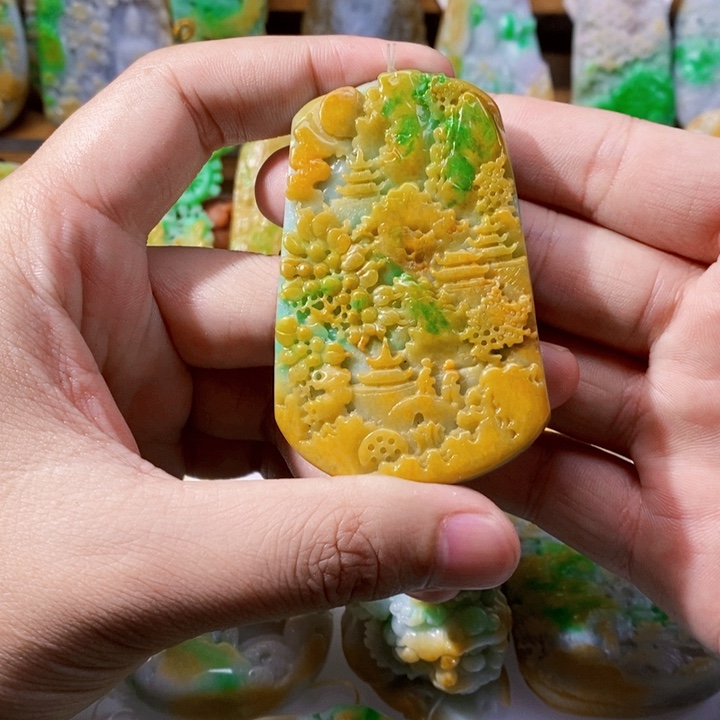 未镶嵌定制翡翠成**道翡翠