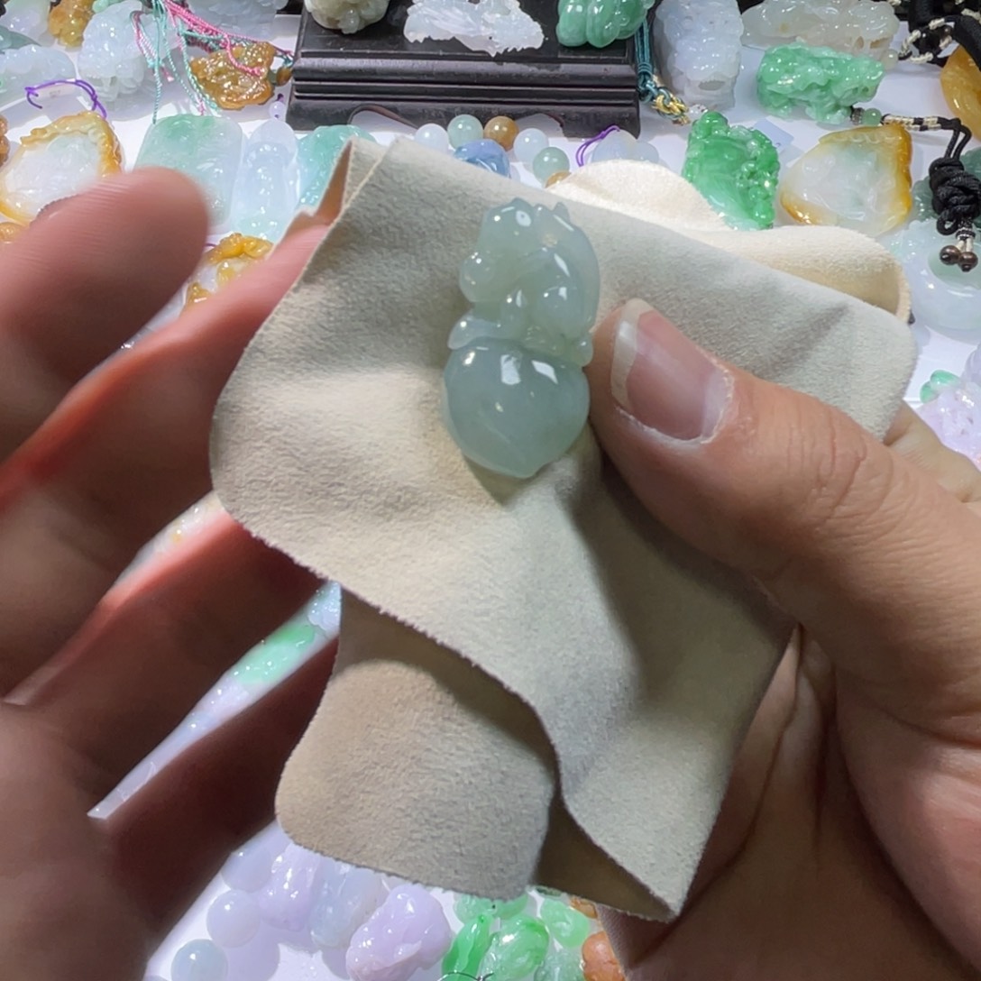 翡翠颈饰未镶嵌天然