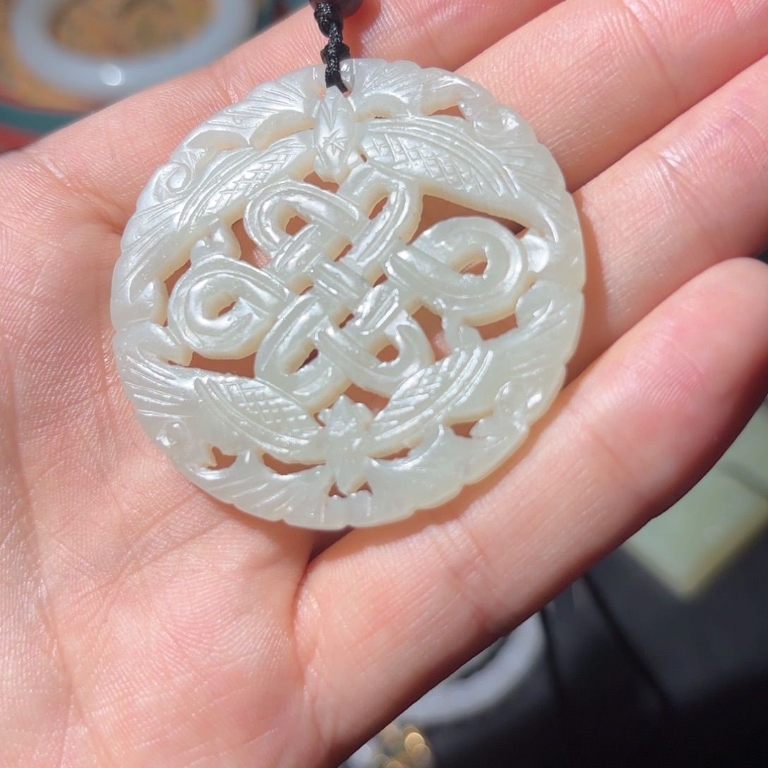 用***7和田玉未镶嵌颈饰